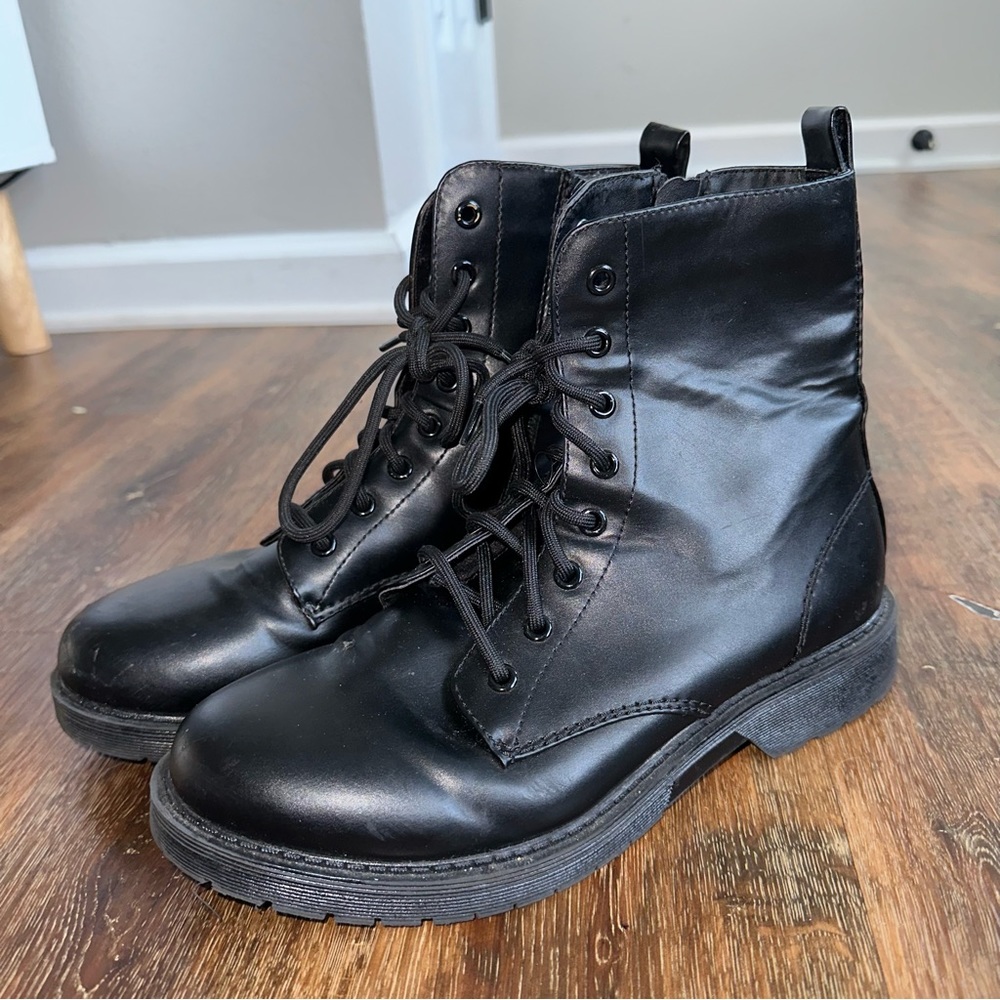 Time and Tru black combat boots size 9 women’s